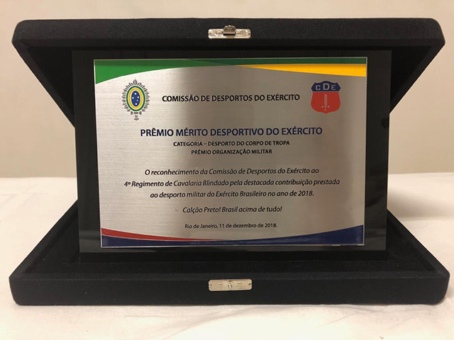 Placa comemorativa destaca os feitos desportivos da Unidade