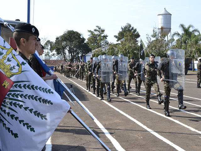 Formatura do Centenário do Exército em Santo Ângelo (10)