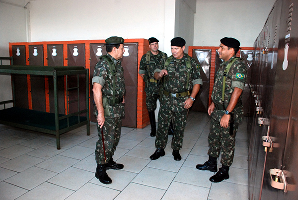 gen mourao visita 2 cia e cmb mec 2