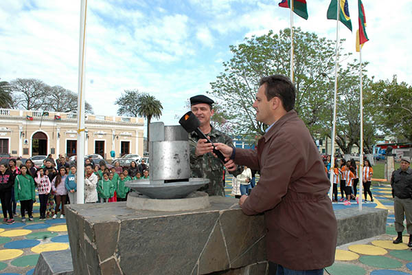 5º R C Mec   Abertura Semana da Pátria   01